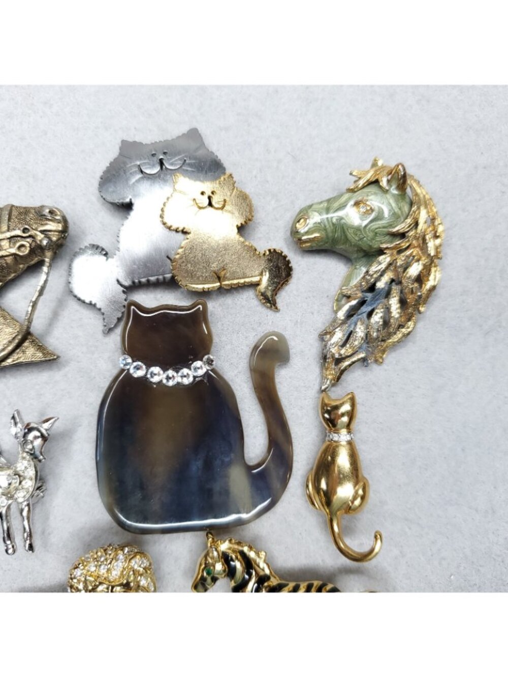 Animal Brooch Lot Figural Ultra Craft Cat Horse Monet Lion Zebra Deer Lot of 8 - Picture 4 of 10